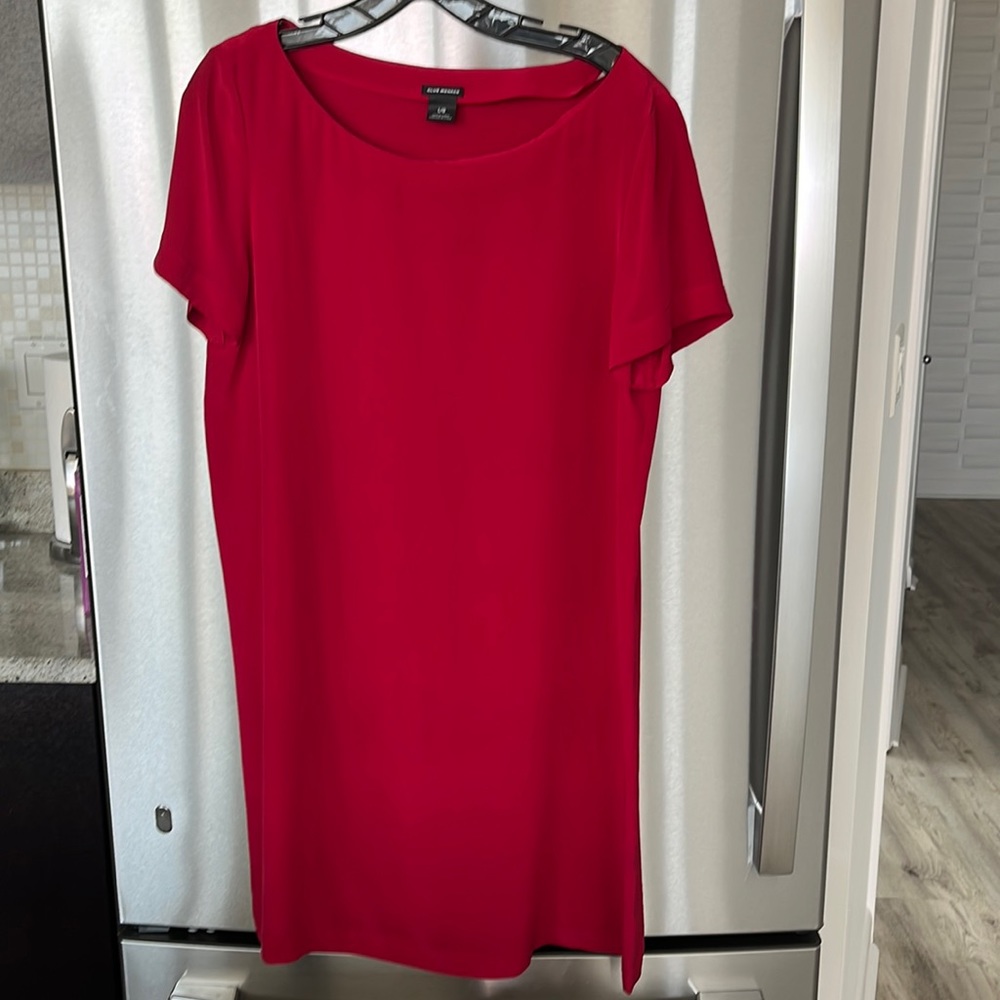 The perfect shift dress from Club Monaco. 100% silk!